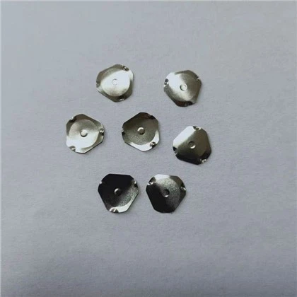 Autokategooria triangulaire metallist kuppel